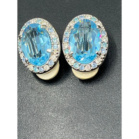 Swarovski Vintage Large Oval Blue Topaz Crystal Prong Set Halo Clip On Earrings - Picture 9 of 9